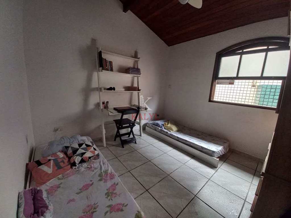 Sobrado em Praia Grande, no bairro Aviação