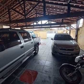 Sobrado em Praia Grande, bairro Aviação