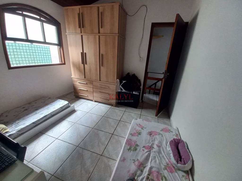 Sobrado em Praia Grande, no bairro Aviação