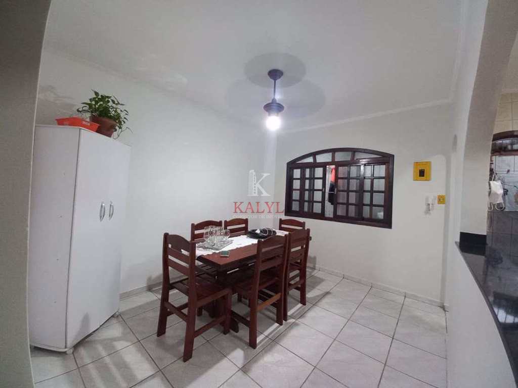 Sobrado em Praia Grande, no bairro Aviação
