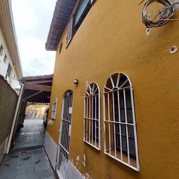Sobrado em Praia Grande, bairro Aviação