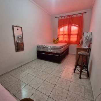 Sobrado em Praia Grande, bairro Ocian