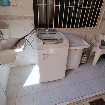 Sobrado em Praia Grande, bairro Ocian