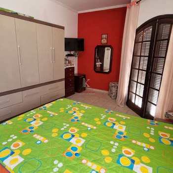 Sobrado em Praia Grande, bairro Ocian