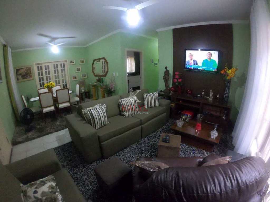 Casa em Praia Grande, no bairro Ocian