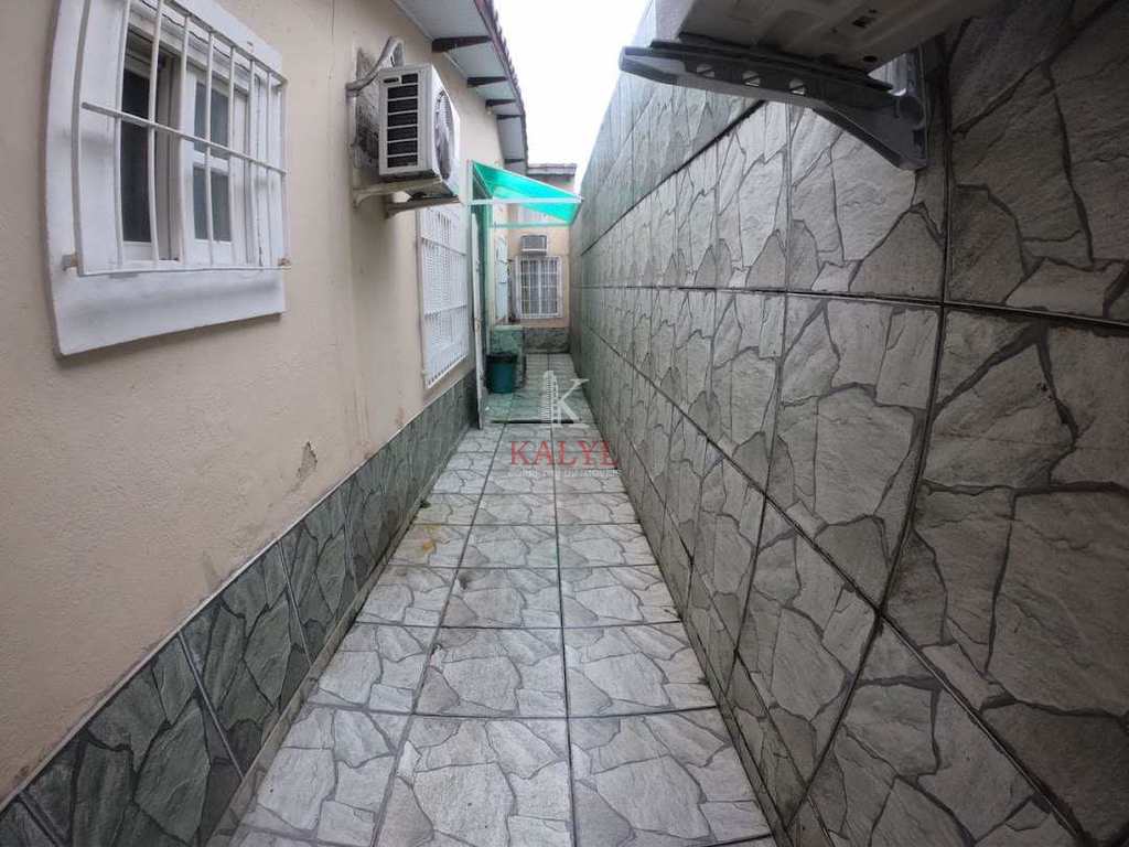Casa em Praia Grande, no bairro Ocian