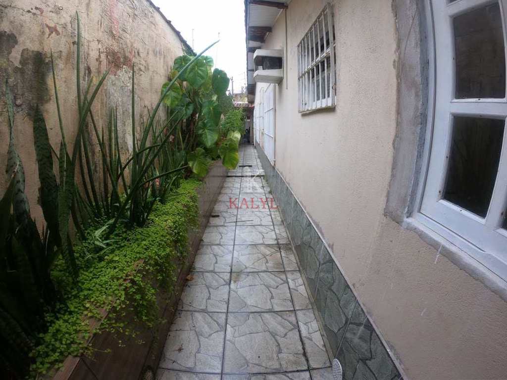 Casa em Praia Grande, no bairro Ocian