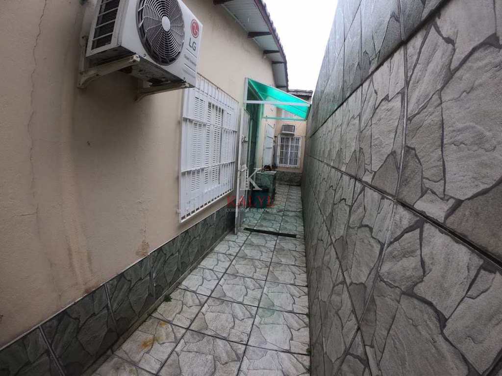 Casa em Praia Grande, no bairro Ocian
