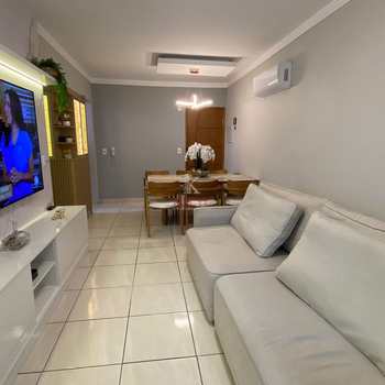 Apartamento em Praia Grande, bairro Guilhermina
