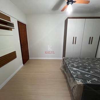 Apartamento em Praia Grande, bairro Guilhermina