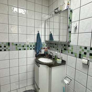 Apartamento em Praia Grande, bairro Guilhermina