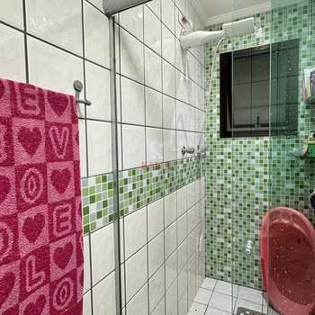 Apartamento em Praia Grande, bairro Guilhermina