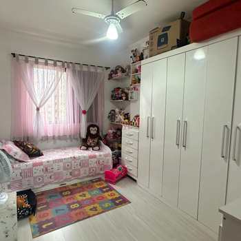 Apartamento em Praia Grande, bairro Guilhermina