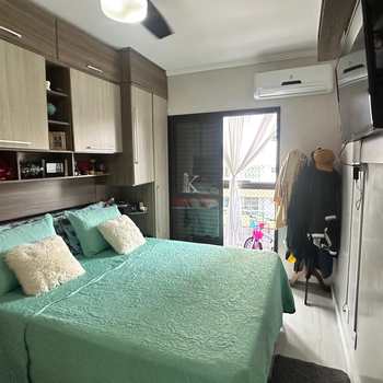 Apartamento em Praia Grande, bairro Guilhermina