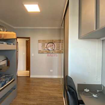 Apartamento em Praia Grande, bairro Guilhermina