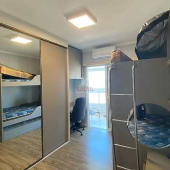 Apartamento em Praia Grande, bairro Guilhermina