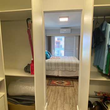 Apartamento em Praia Grande, bairro Guilhermina