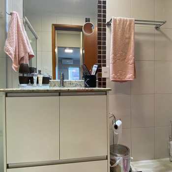 Apartamento em Praia Grande, bairro Guilhermina