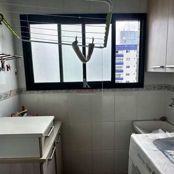 Apartamento em Praia Grande, bairro Guilhermina
