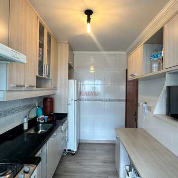 Apartamento em Praia Grande, bairro Guilhermina