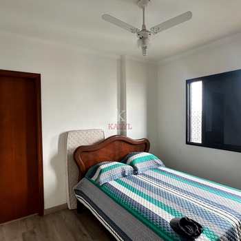 Apartamento em Praia Grande, bairro Guilhermina