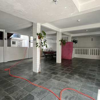 Apartamento em Praia Grande, bairro Guilhermina