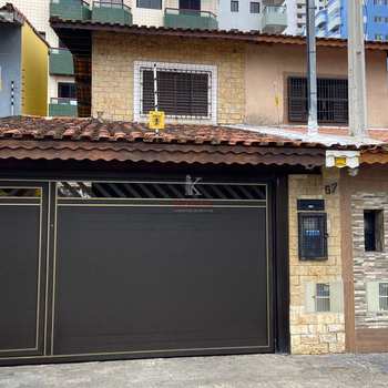 Sobrado em Praia Grande, bairro Maracanã