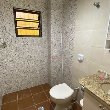 Sobrado em Praia Grande, bairro Maracanã