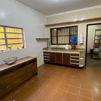 Sobrado em Praia Grande, bairro Maracanã