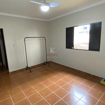 Sobrado em Praia Grande, bairro Maracanã