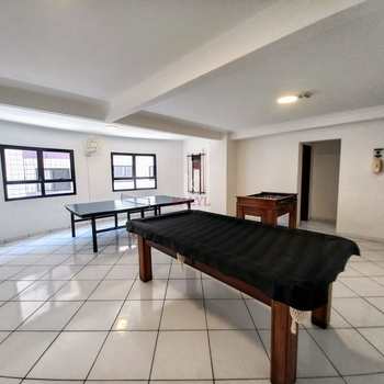 Apartamento em Praia Grande, bairro Guilhermina