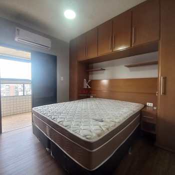 Apartamento em Praia Grande, bairro Guilhermina