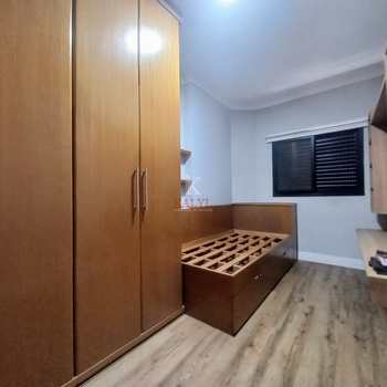 Apartamento em Praia Grande, bairro Guilhermina