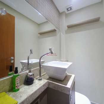 Apartamento em Praia Grande, bairro Guilhermina
