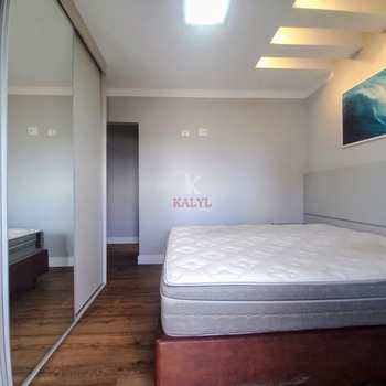 Apartamento em Praia Grande, bairro Guilhermina