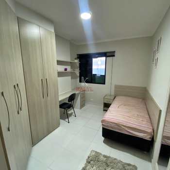 Apartamento em Praia Grande, bairro Guilhermina