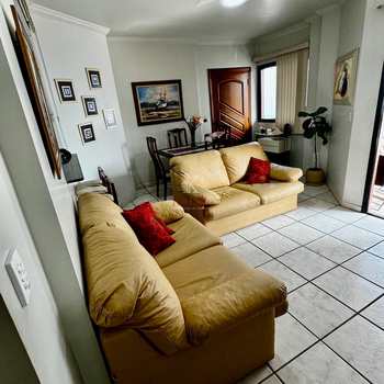 Apartamento em Praia Grande, bairro Guilhermina