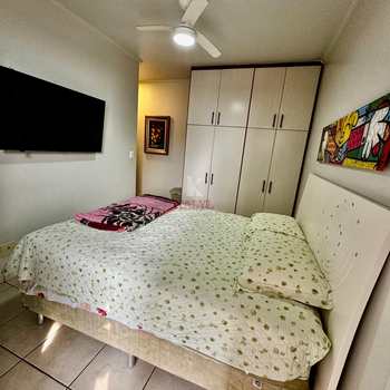 Apartamento em Praia Grande, bairro Guilhermina