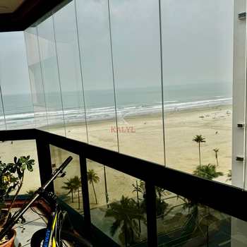 Apartamento em Praia Grande, bairro Guilhermina