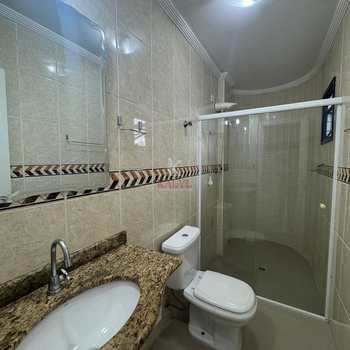 Apartamento em Praia Grande, bairro Guilhermina
