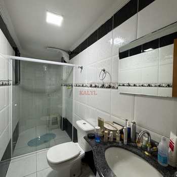 Apartamento em Praia Grande, bairro Guilhermina