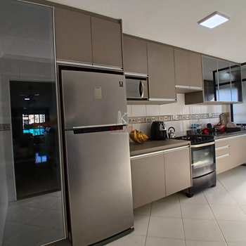 Apartamento em Praia Grande, bairro Guilhermina