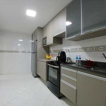 Apartamento em Praia Grande, bairro Guilhermina