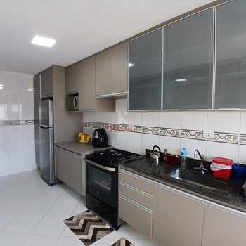 Apartamento em Praia Grande, bairro Guilhermina