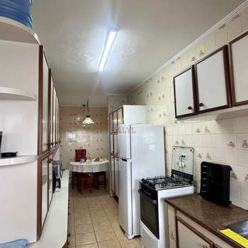 Apartamento em Praia Grande, bairro Guilhermina