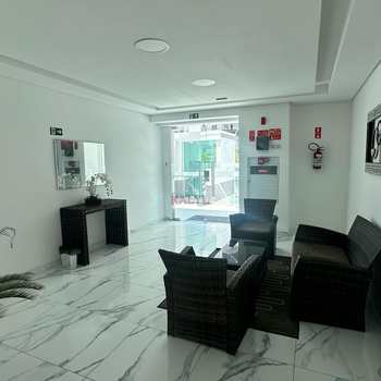 Apartamento em Praia Grande, bairro Guilhermina