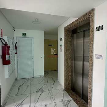 Apartamento em Praia Grande, bairro Guilhermina