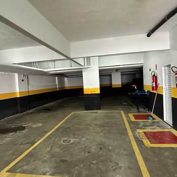 Apartamento em Praia Grande, bairro Guilhermina