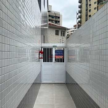 Apartamento em Praia Grande, bairro Guilhermina