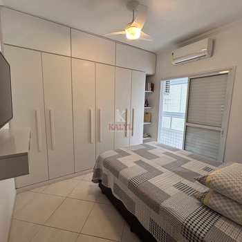 Apartamento em Praia Grande, bairro Guilhermina